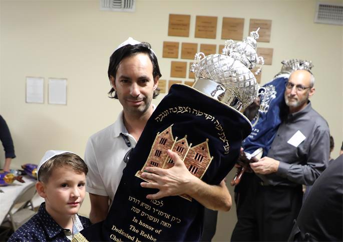 Simchat Torah Hakafot